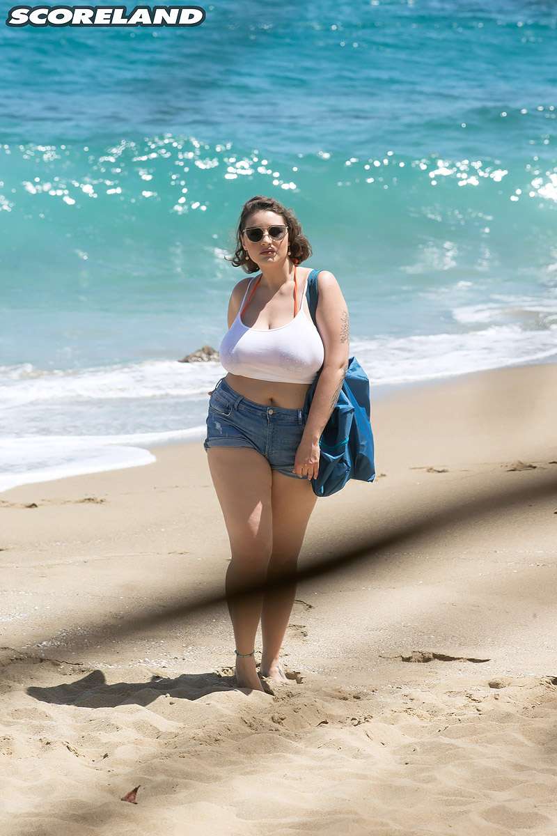 Hot babe ScoreLand Daria performs a solo striptease on the beach. BBW pic preggo redhead. ScoreLand Daria big tits. Blog busty webshots. American fetishes. Masturbation pictu solo vagina. Pretty bbw teens nude.